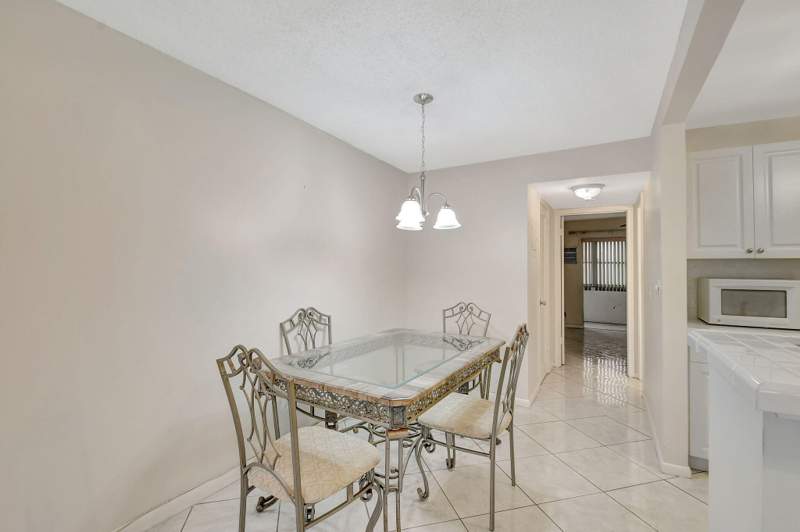 1 bedroom Condominium at 70 Camden C, Camden Condos, West Palm Beach — photo 4