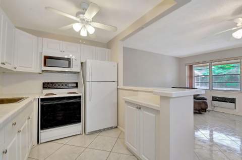 70 Camden C, West Palm Beach FL - photo 6 of 28