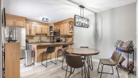 725 NW 99th Circle, Plantation FL - photo 6 of 36