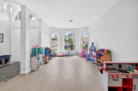 8049 Via Bolzano, Lake Worth FL - photo 10 of 68