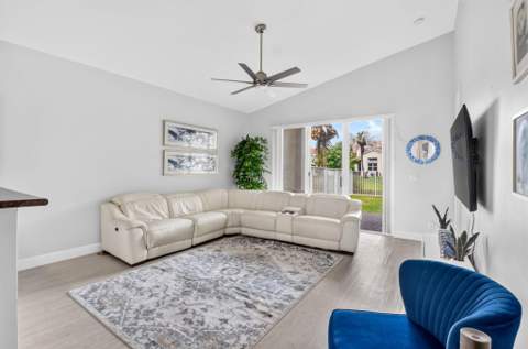 8049 Via Bolzano, Lake Worth FL - photo 16 of 68