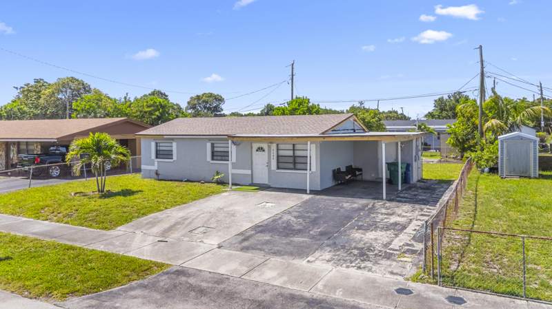3 bedroom Single Family Residence at 3280 NW 13th Court, Larkdale Unit 2, Lauderhill — photo 2