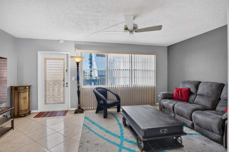 1 bedroom Condominium at 3090 Wolverton, Wolverton At Century Village Condo, Boca Raton — photo 2