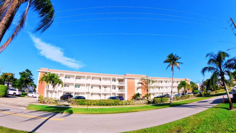 2 bedroom Condominium at 236 Castlewood Drive #202, Northport Condo Apts, North Palm Beach — photo 2