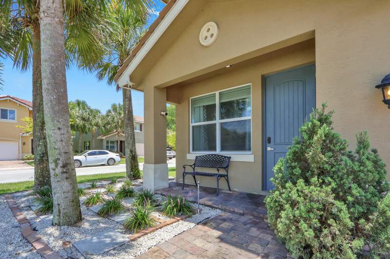 5 bedroom Single Family Residence at 4701 Foxtail Palm Court, Verona Estates, Greenacres — photo 3