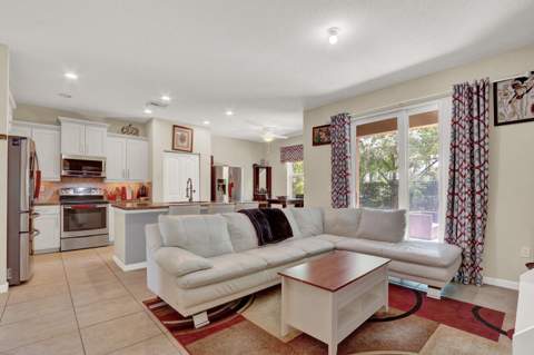 4701 Foxtail Palm Court, Greenacres FL - photo 13 of 39