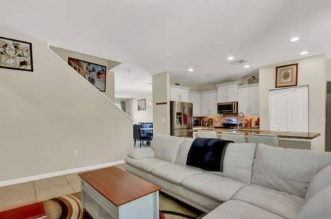 4701 Foxtail Palm Court, Greenacres FL - photo 14 of 39