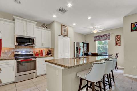 4701 Foxtail Palm Court, Greenacres FL - photo 8 of 39