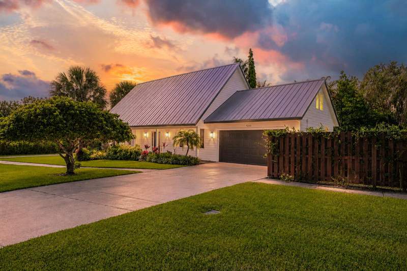 3 bedroom Single Family Residence at 9200 SE Olympus Street, Olympia, Hobe Sound — photo 3