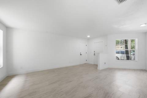 2824 NW 99th Terrace, Sunrise FL - photo 9 of 37
