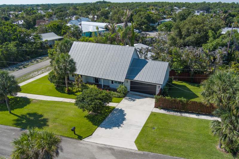 3 bedroom Single Family Residence at 9200 SE Olympus Street, Olympia, Hobe Sound — photo 5