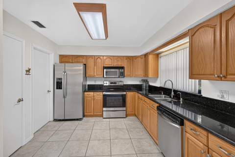 9925 Frangipani Tree Way #B, Boynton Beach FL - photo 12 of 29