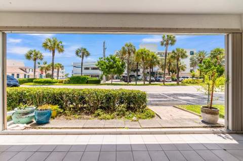 4140 N Ocean Drive #101e, Lauderdale-By-The-Sea FL - photo 6 of 30