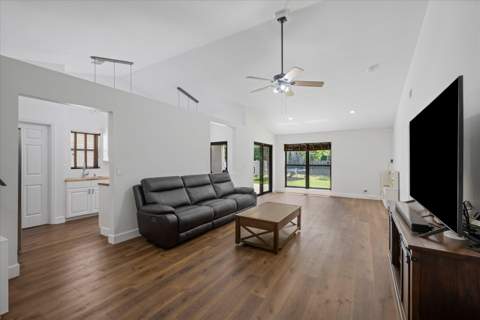 1051 New Parkview Place, Haverhill FL - photo 9 of 38