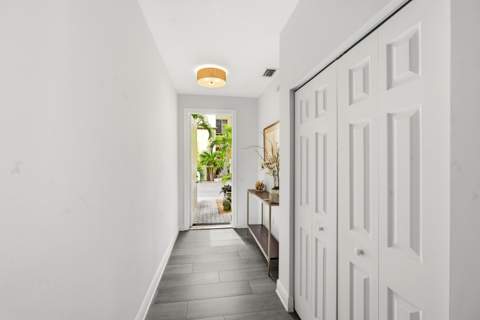 518 N Federal Highway #14, Lake Worth FL - photo 9 of 36