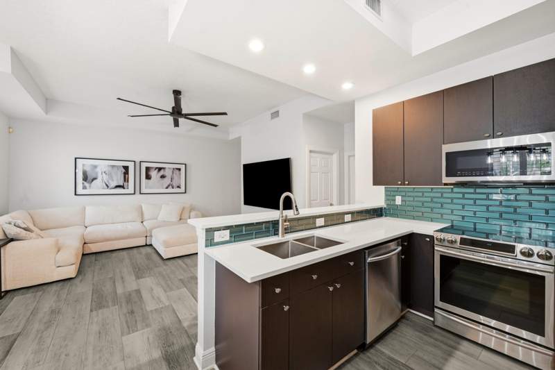 3 bedroom Townhouse at 518 N Federal Highway #14, Parrot Cove, Lake Worth — photo 3