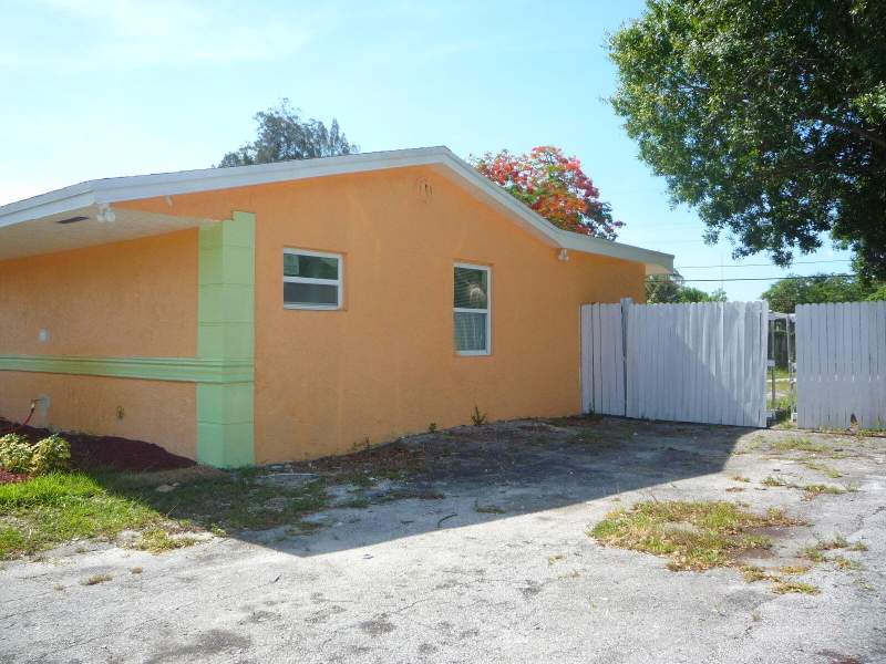 6 bedroom Single Family Residence at 2162 NW 28th Street, Ziladen Properties, Oakland Park — photo 4