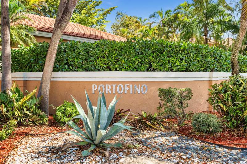 3 bedroom Townhouse at 11251 Lakeview Drive #21-f, Portofino Condominium Section 2, Coral Springs — photo 3