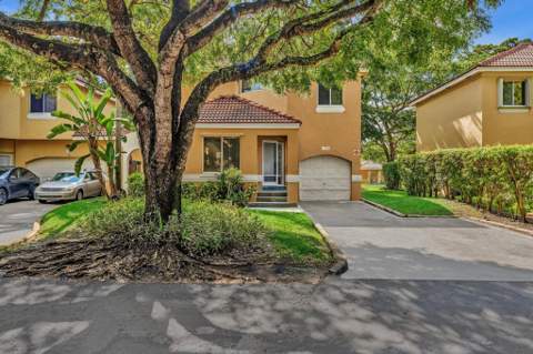 11251 Lakeview Drive #21-f, Coral Springs FL - photo 10 of 53