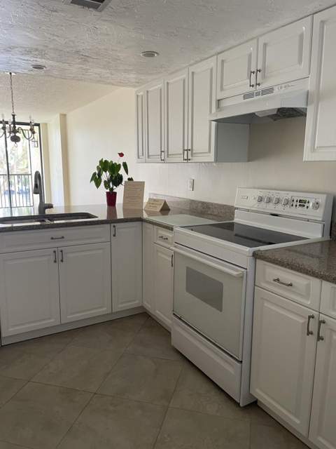 14 Royal Palm Way #204, Boca Raton FL - photo 8 of 17