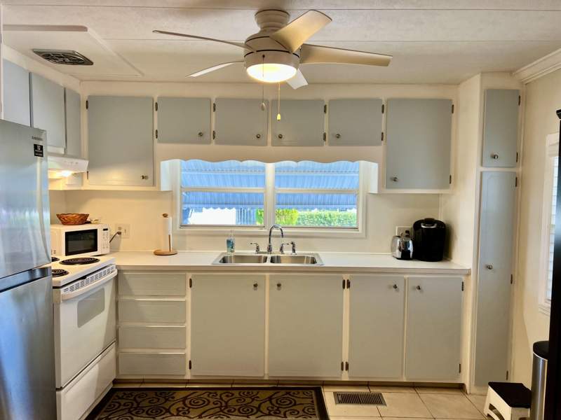 2 bedroom Manufactured Home at 1552 S 33rd Road, Orangebrook, Hollywood — photo 3