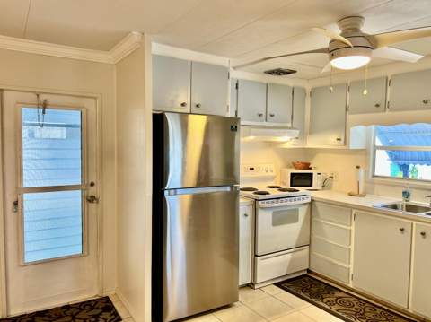 1552 S 33rd Road, Hollywood FL - photo 9 of 44