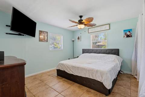 520 SE Dolphin Drive, Stuart FL - photo 13 of 30