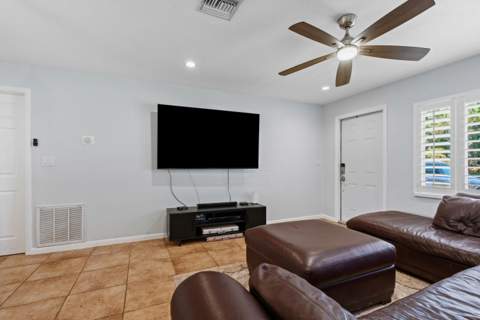 520 SE Dolphin Drive, Stuart FL - photo 6 of 30