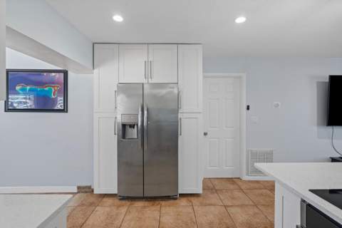520 SE Dolphin Drive, Stuart FL - photo 10 of 30