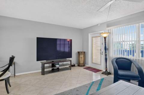 3090 Wolverton, Boca Raton FL - photo 6 of 41
