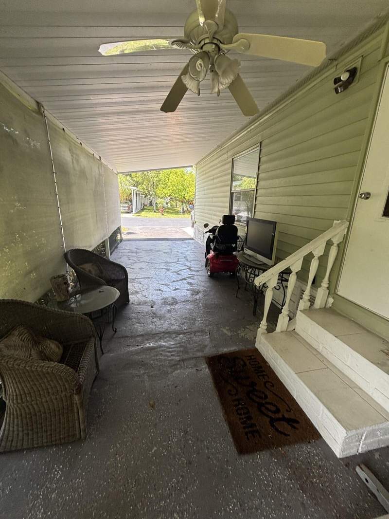 3 bedroom Mobile Home at 4520 NW 68th Place, Deerfield Lake, Coconut Creek — photo 5