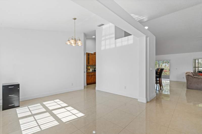 4 bedroom Single Family Residence at 3041 SE Wake Road, Port St Lucie Section 39, Port St. Lucie — photo 5