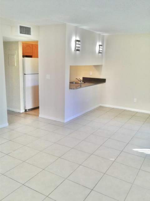 6031 10th Avenue #120, Greenacres FL - photo 7 of 39