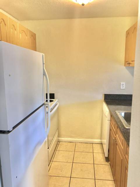 6031 10th Avenue #120, Greenacres FL - photo 8 of 39