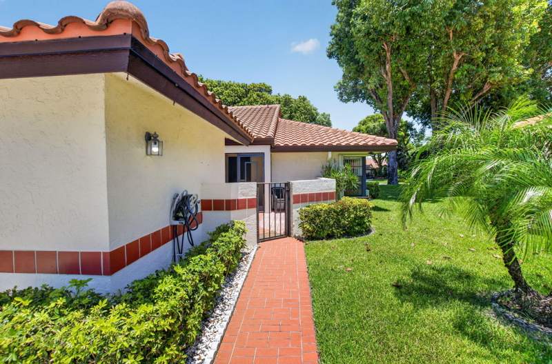 2 bedroom Villa at 10546 Beach Palm Court #B, Palm Chase Condo, Boynton Beach — photo 4