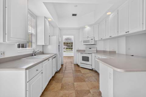 12172 SW Lockhaven Court, Port St. Lucie FL - photo 10 of 49