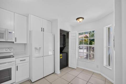 946 Summit Lake Drive, West Palm Beach FL - photo 8 of 34
