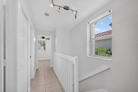 946 Summit Lake Drive, West Palm Beach FL - photo 16 of 34