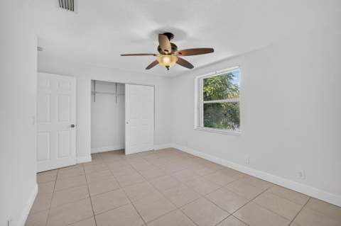 946 Summit Lake Drive, West Palm Beach FL - photo 17 of 34