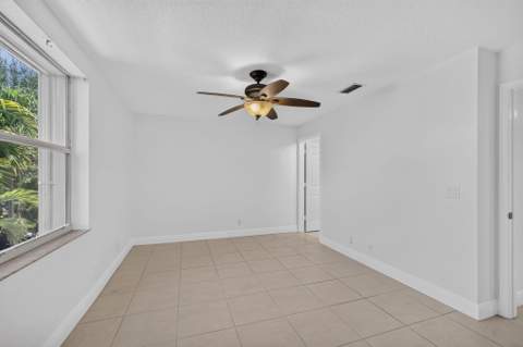 946 Summit Lake Drive, West Palm Beach FL - photo 18 of 34