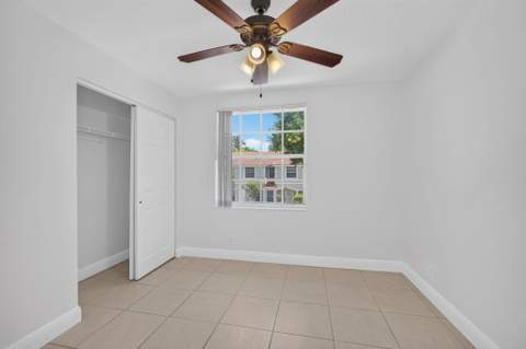 946 Summit Lake Drive, West Palm Beach FL - photo 23 of 34
