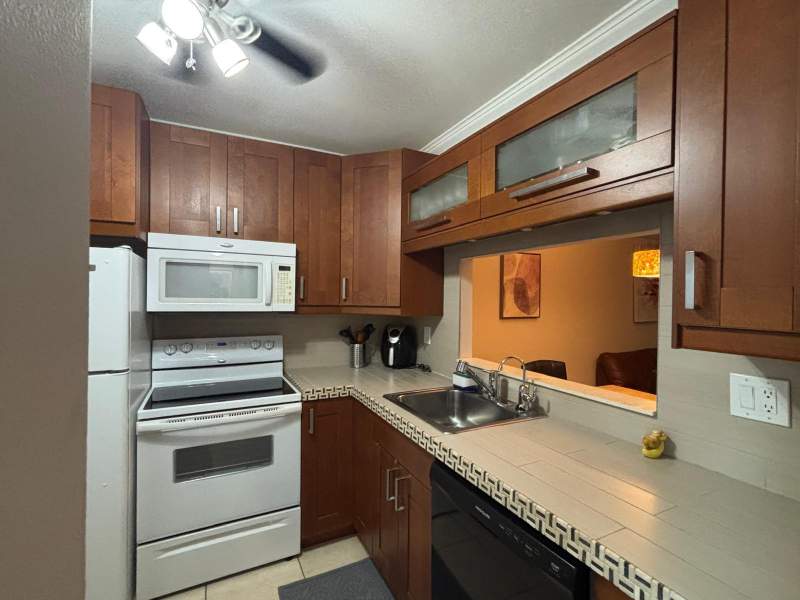 1 bedroom Condominium at 5171 W Oakland Park Boulevard #308, Petunia Gardens Condo, Lauderdale Lakes — photo 4