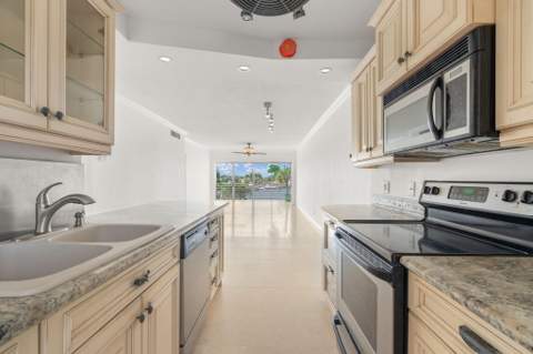 951 Spanish Circle #346, Delray Beach FL - photo 9 of 26