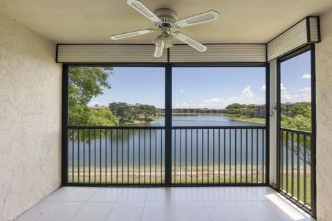 5828 Coral Lake Drive, Margate FL - photo 13 of 63