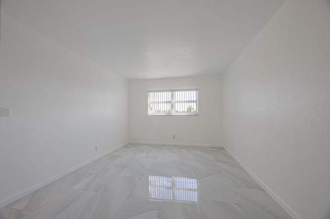 808 SE 7th Street #305, Deerfield Beach FL - photo 23 of 25