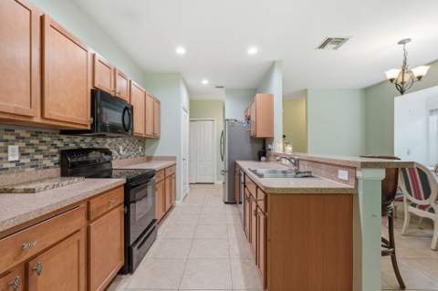 2551 Creekside Drive, Fort Pierce FL - photo 7 of 53