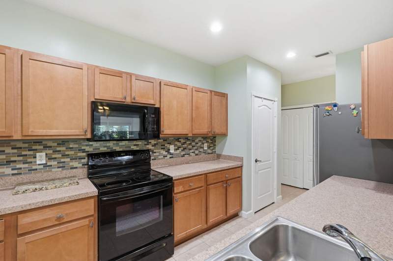 4 bedroom Townhouse at 2551 Creekside Drive, River Oaks, Fort Pierce — photo 5