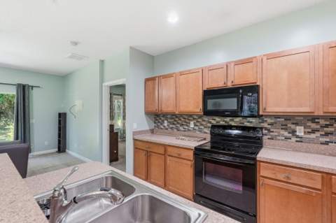 2551 Creekside Drive, Fort Pierce FL - photo 9 of 53