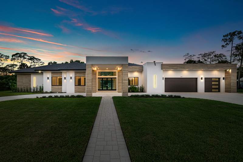 5 bedroom Single Family Residence at 14817 Paddock Drive, Paddock Park 1 Of Wellington, Wellington — photo 3