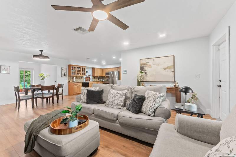 3 bedroom Single Family Residence at 7100 NW 92nd Avenue, Westwood Community 4-A, Tamarac — photo 2